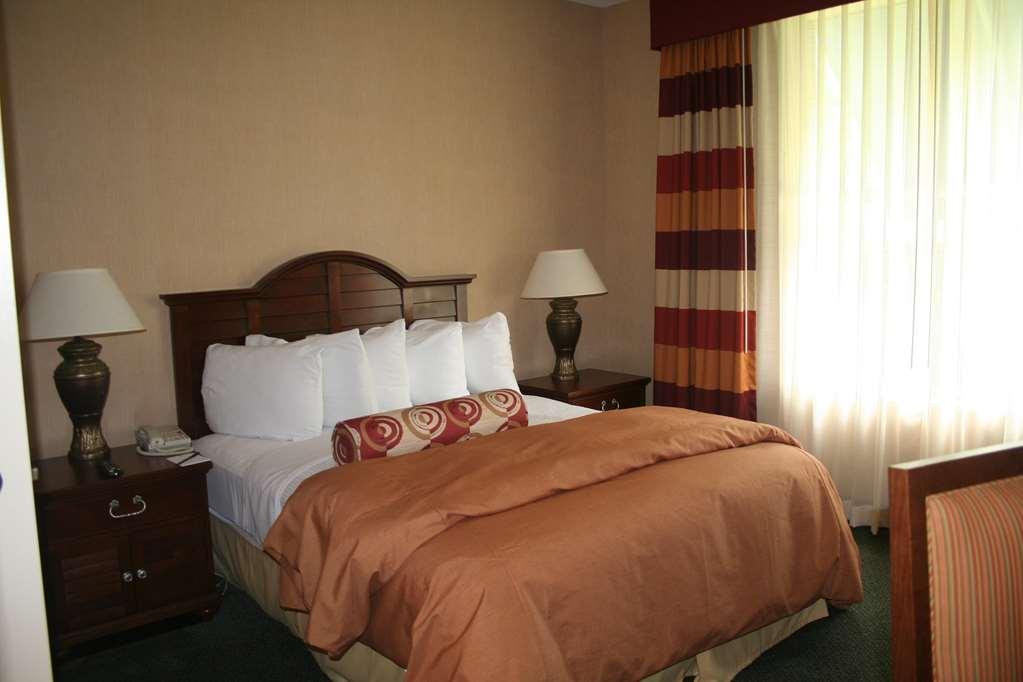 Embassy Suites By Hilton Atlanta Airport College Park Стая снимка