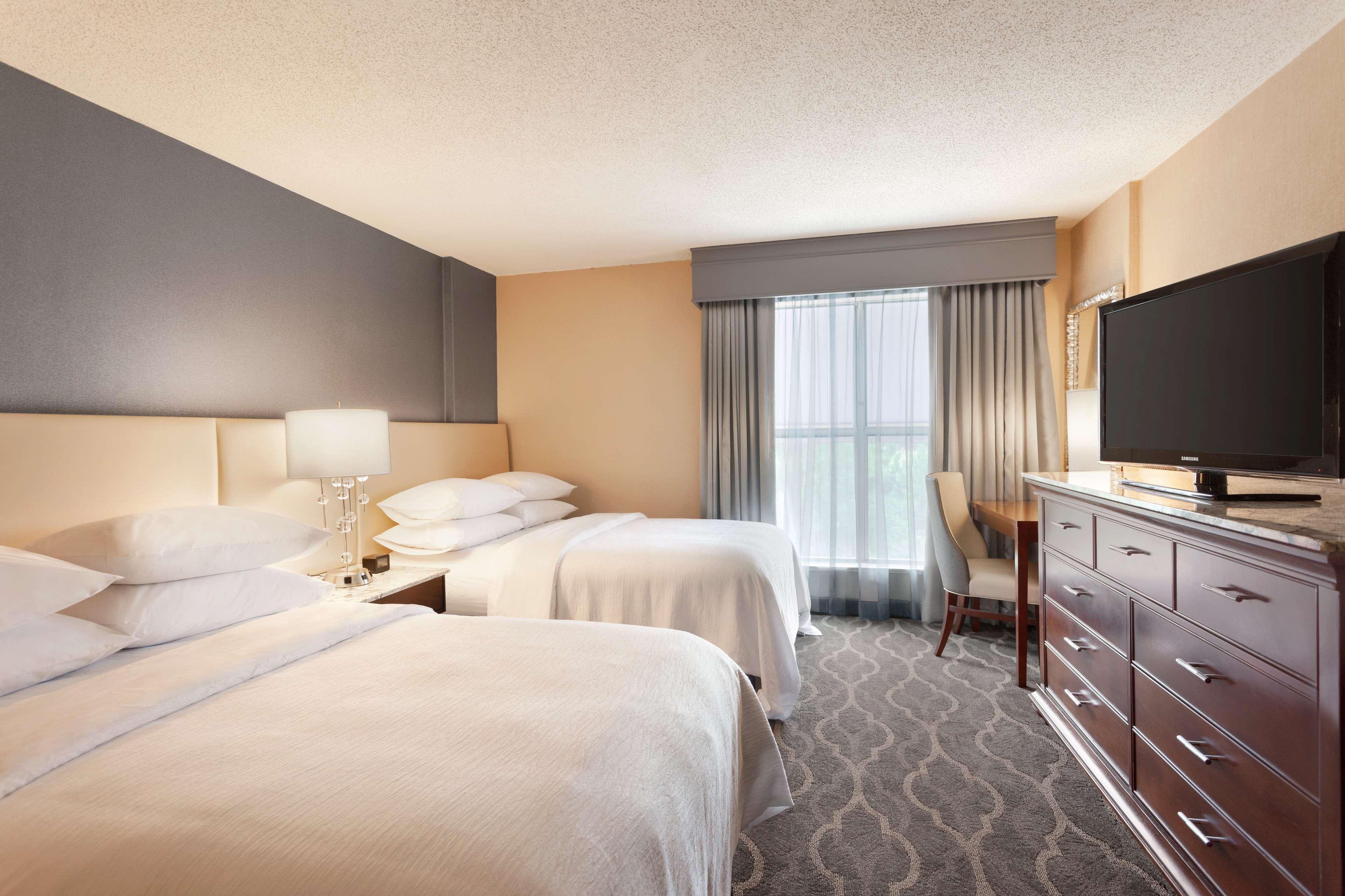 Embassy Suites By Hilton Atlanta Airport College Park Екстериор снимка
