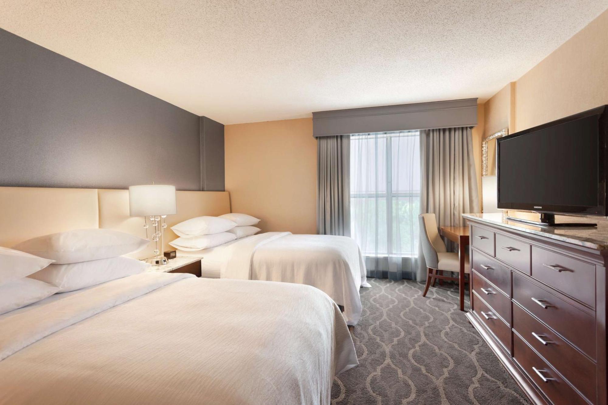 Embassy Suites By Hilton Atlanta Airport College Park Екстериор снимка