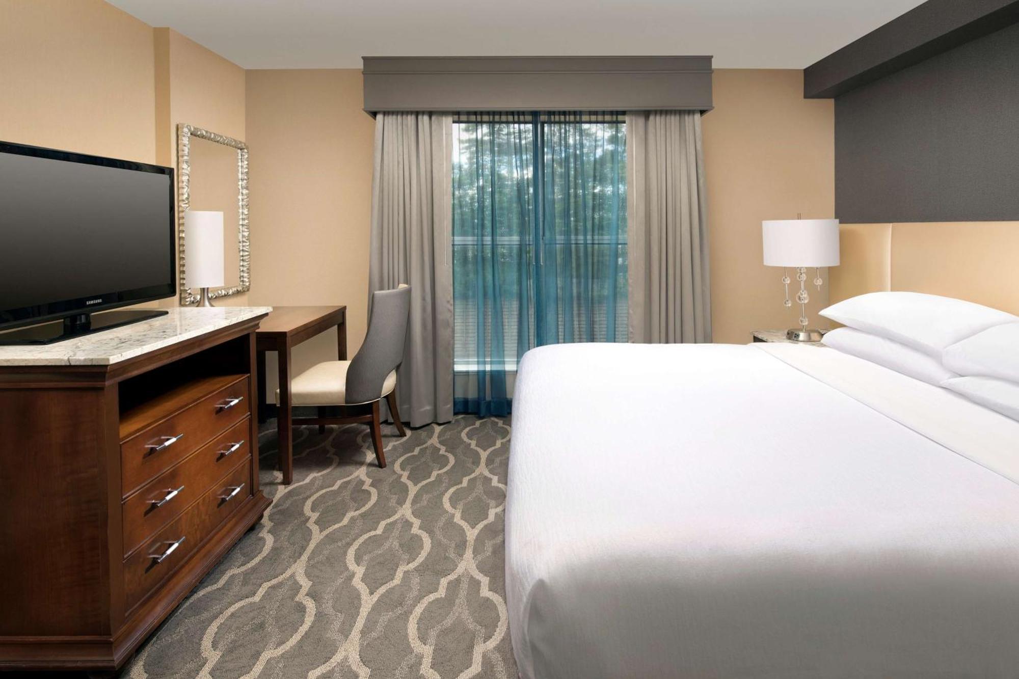 Embassy Suites By Hilton Atlanta Airport College Park Екстериор снимка