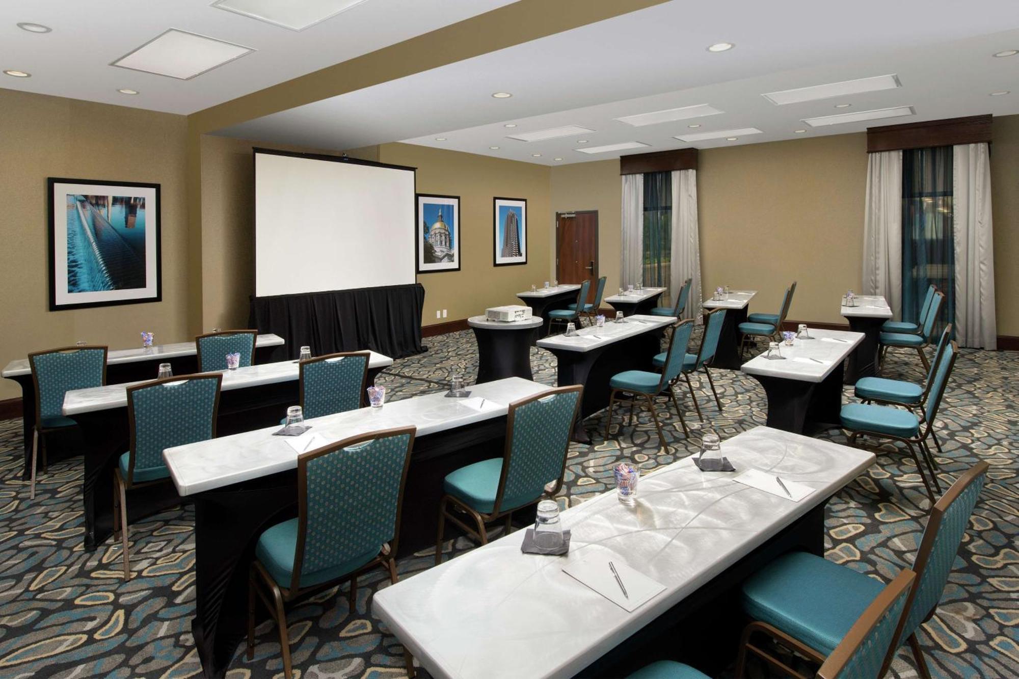 Embassy Suites By Hilton Atlanta Airport College Park Екстериор снимка