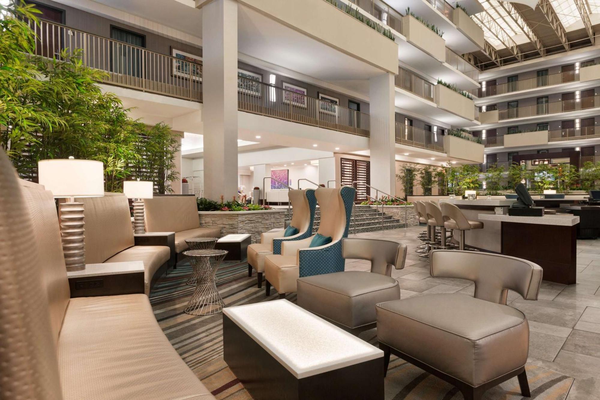 Embassy Suites By Hilton Atlanta Airport College Park Екстериор снимка