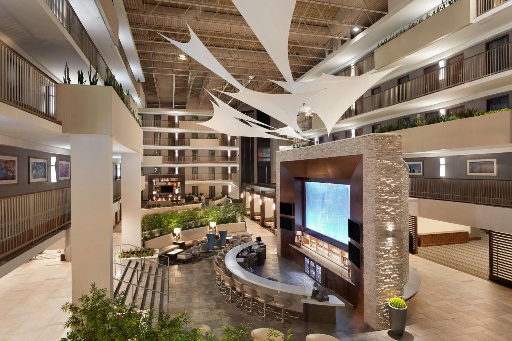 Embassy Suites By Hilton Atlanta Airport College Park Екстериор снимка