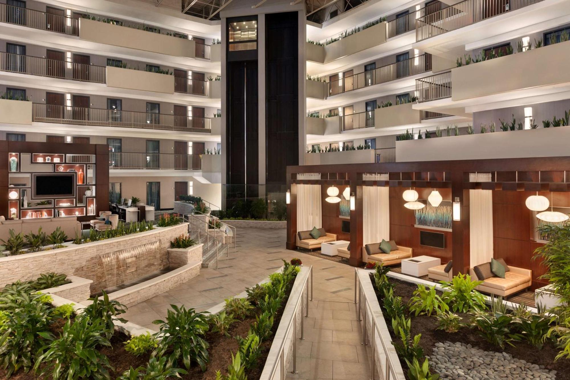Embassy Suites By Hilton Atlanta Airport College Park Екстериор снимка