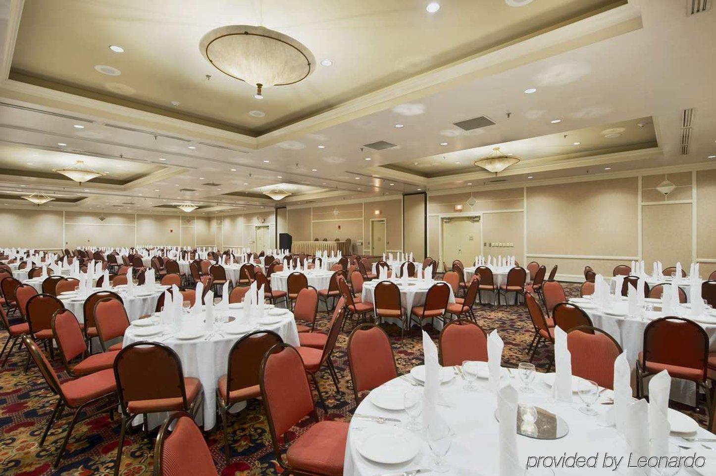 Embassy Suites By Hilton Atlanta Airport College Park Ресторант снимка