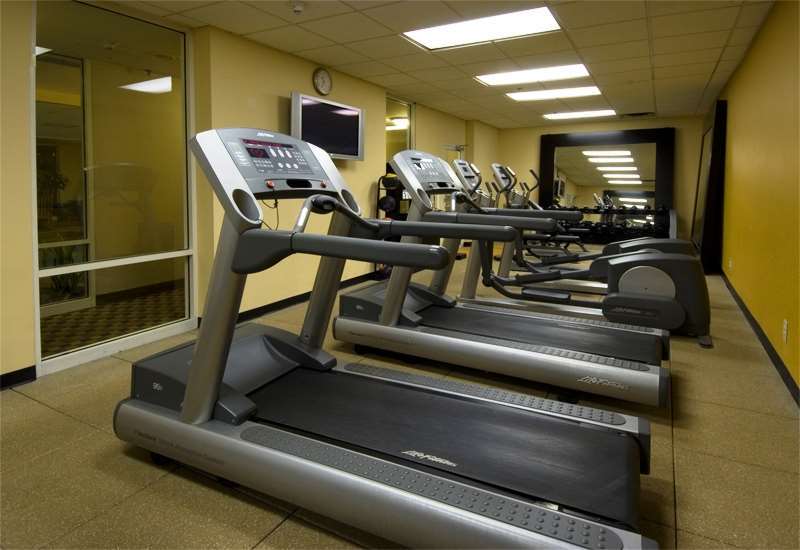 Embassy Suites By Hilton Atlanta Airport College Park Съоръжения снимка