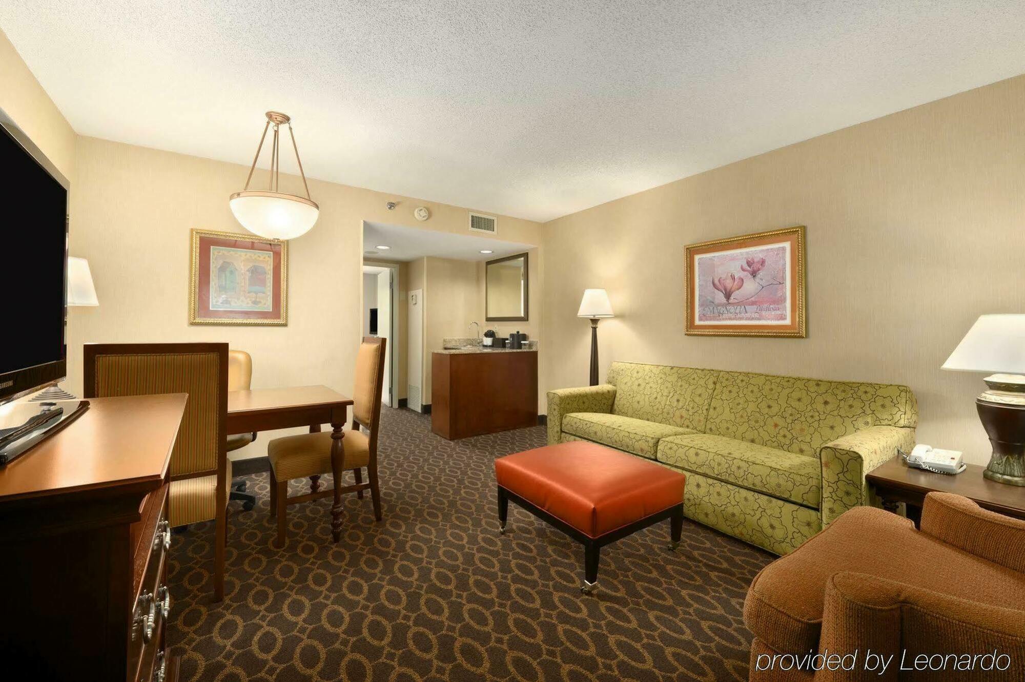 Embassy Suites By Hilton Atlanta Airport College Park Стая снимка